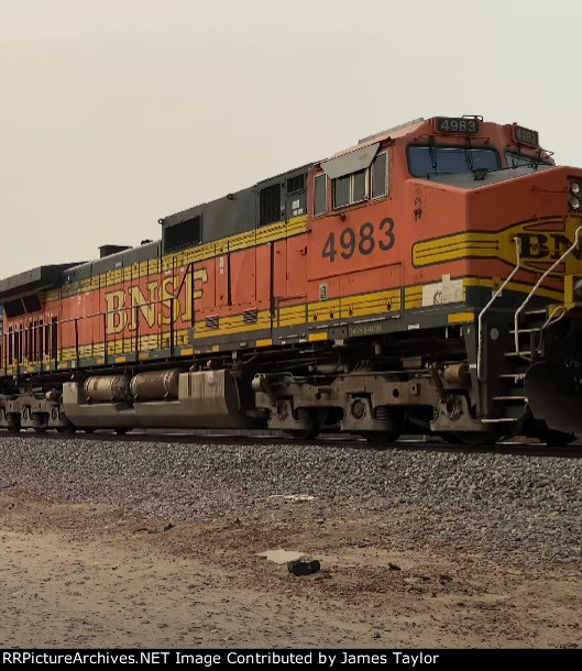 BNSF 4983